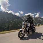 堅守傳統的低調狠角色 BMW「R1250R/RS」