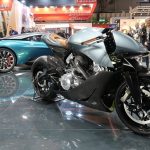 英國名門Aston Martin跨界推出摩托車「AMB 001」