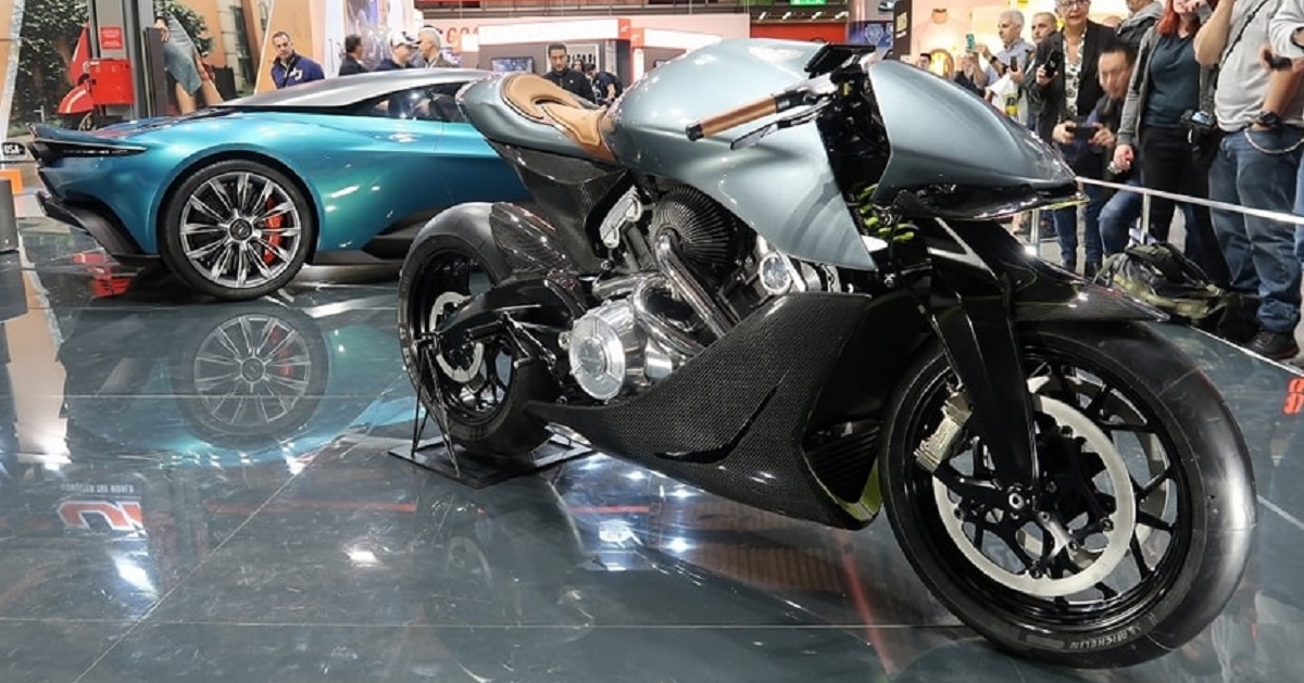英國名門Aston Martin跨界推出摩托車「AMB 001」