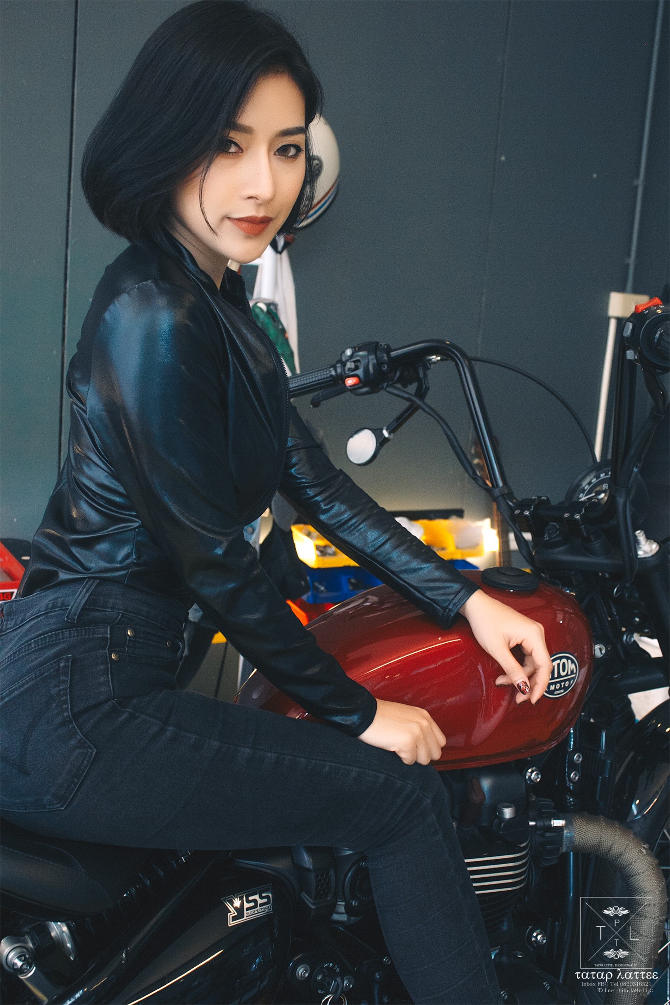 moto-triumph-bonneville-bi-lan-at-boi-nguoi-dep-goi-cam-04