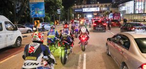 FIM EWC/雪邦8耐参赛车突入吉隆坡市区!