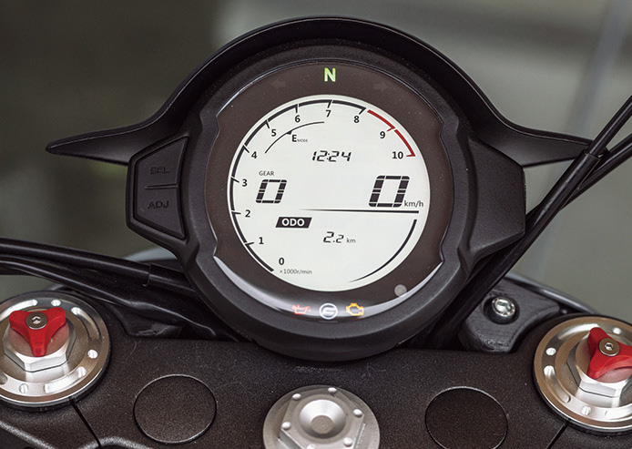 CFMOTO-700CLX-04