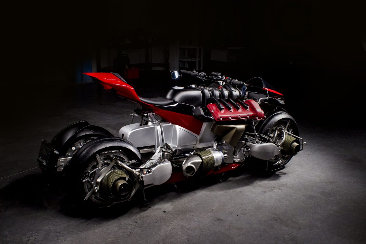 desain-futuristik-motor-lmv-496-dengan-warna-merah-dan-hitam