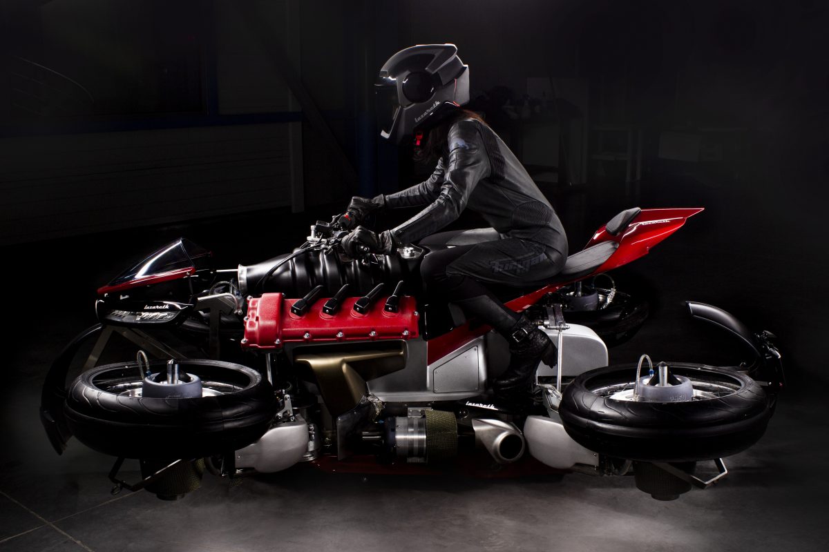 motor-lmv-496-dan-rider-dari-sisi-kiri