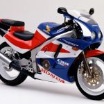 【編輯長專欄】重新感受HONDA「CBR250R」失傳的技術!