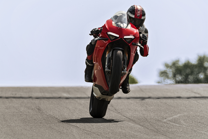 【DUCATI台灣】Panigale V2／V4S／Street Fighter V4S售價發表！