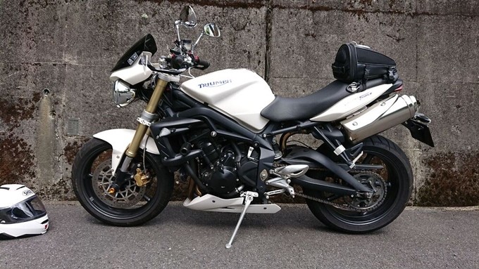 【车主有话说】纯粹骑乘感 Triumph“STREET TRIPLE”