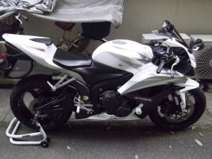 【訂料動手改】用原廠零件讓CBR600RR (PC40)的車尾煥然一新!