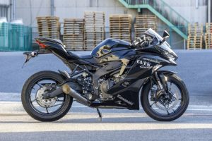 OVER Racing推出「ZX-25R」全段排氣管/腳踏後移