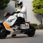 更科技、更實在 BMW電動速克達「CE04」亮相