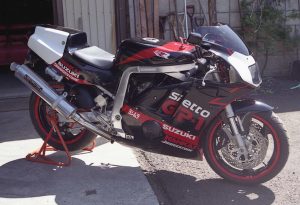 【車主有話說】同級性能最強!SUZUKI「GSX-R400」