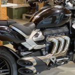 【車主有話說】貼地巨獸 Triumph「ROCKET 3 R」