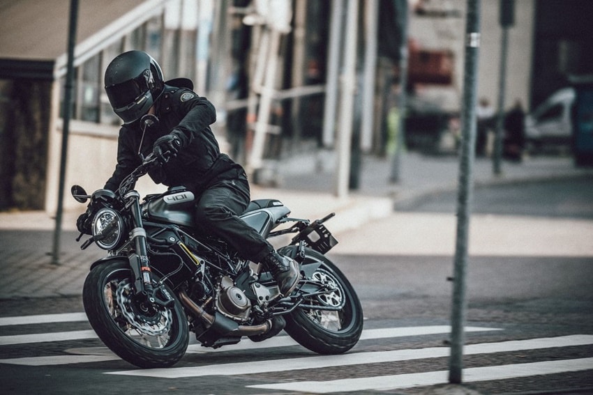 Husqvarna 2021年式“Svartpilen／Vitpilen／Supermoto”日本开卖！