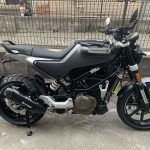 【車主有話說】外型超特殊 Husqvarna「SVARTPILEN 250」