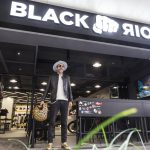 感受時尚與電單車文化,屬於復古騎士的BLACK RIOT