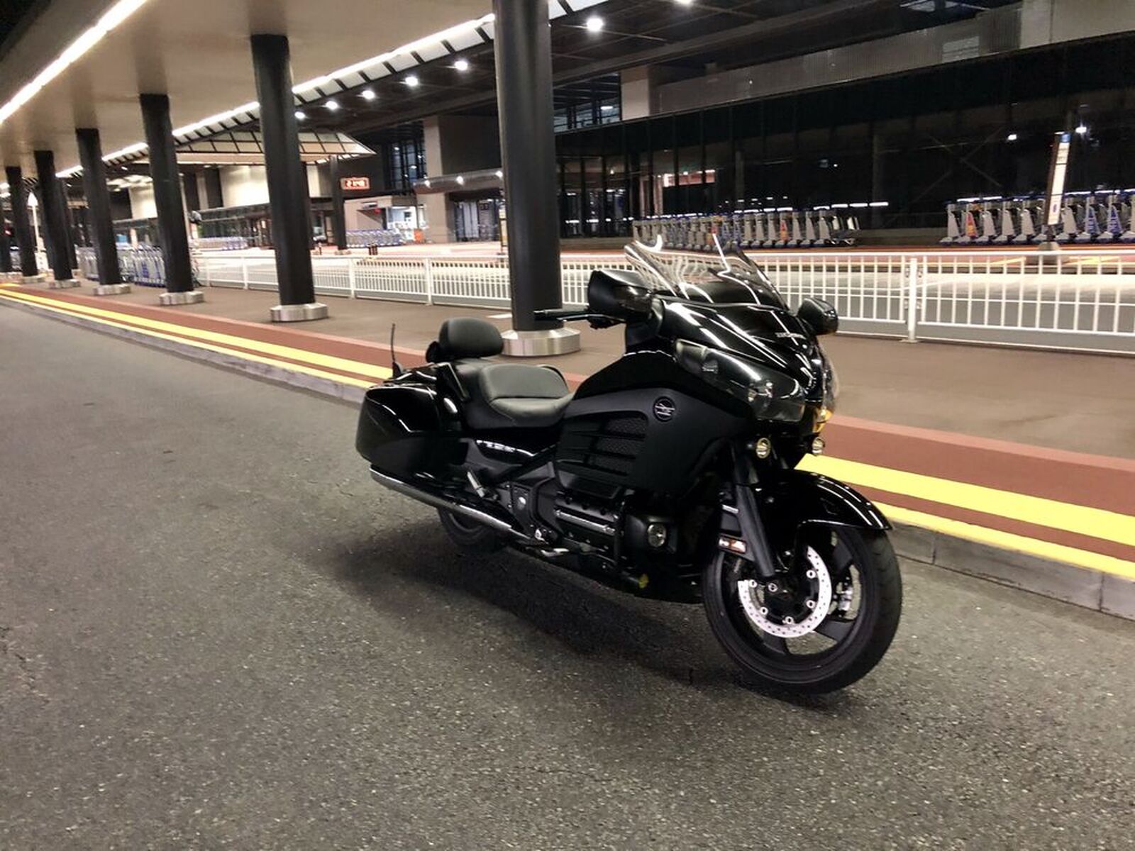 【车主有话说】陆上航母 HONDA“GOLDWING F6B”