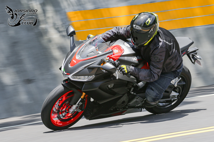 【试乘报告】意大利雄狮的中排量超新星！Aprilia“RS660”