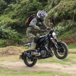 【試乘報告】貫穿街道與土路的黑箭!Husqvarna「SVARTPILEN 401」