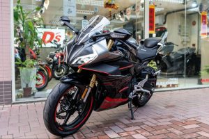 【實車開箱】最強輕量級跑車？！CFMOTO 450SR 香港當地開箱