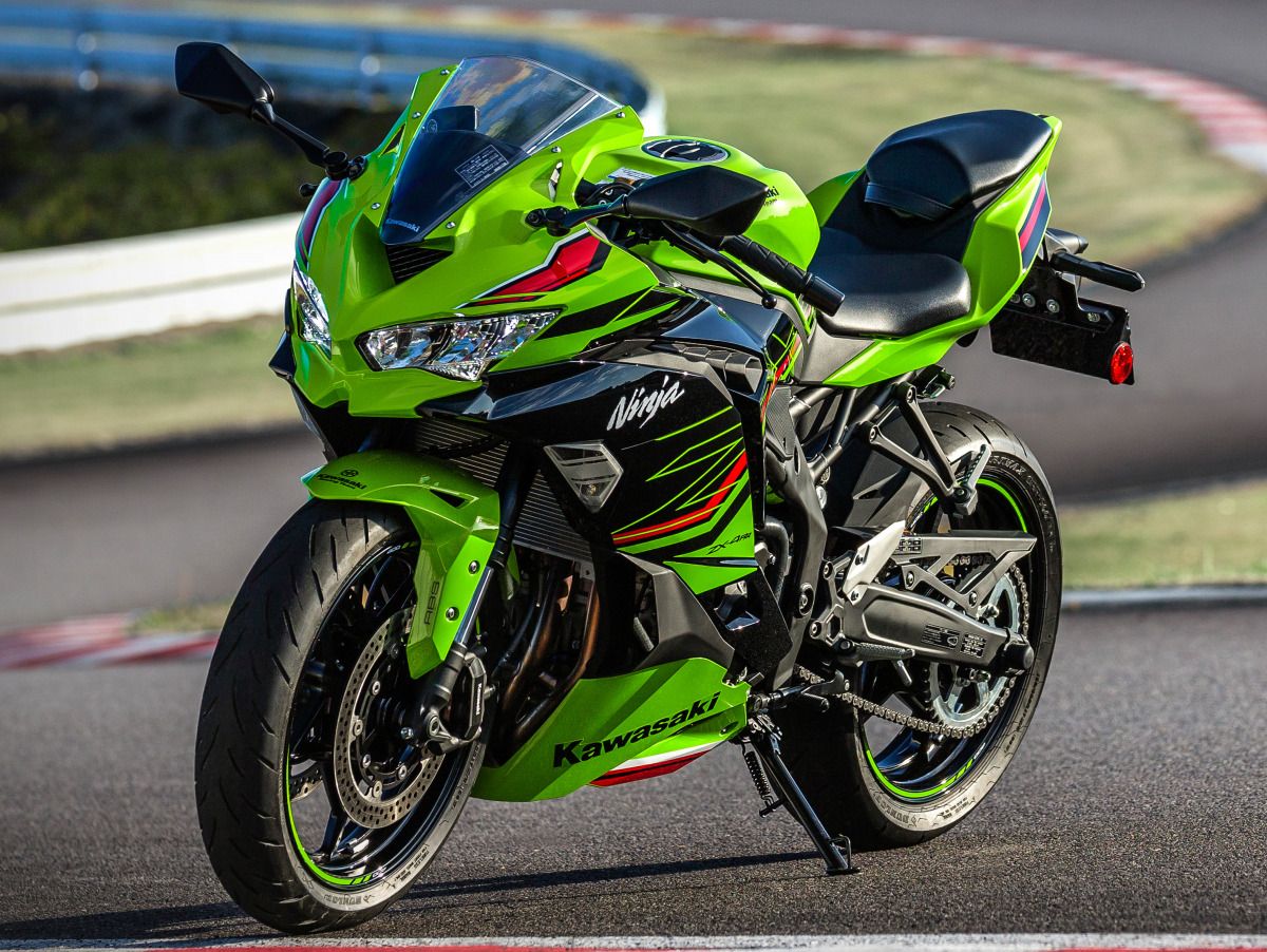 超級熱血：400cc史上最強的80PS馬力降臨！解析媲美賽車的Kawasaki ZX-4R車系