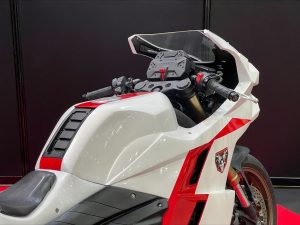 東京摩托車展現場展出《新.假面騎士》的「旋風號」【2023 Webike 摩托車展】