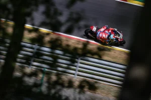 24小时SPA EWC摩托赛将在星期五展开，将带来紧凑的时间表