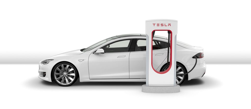 现阶段电动汽车在充电上远比电动电自行车来得方便，而TESLA更是俵俵者。