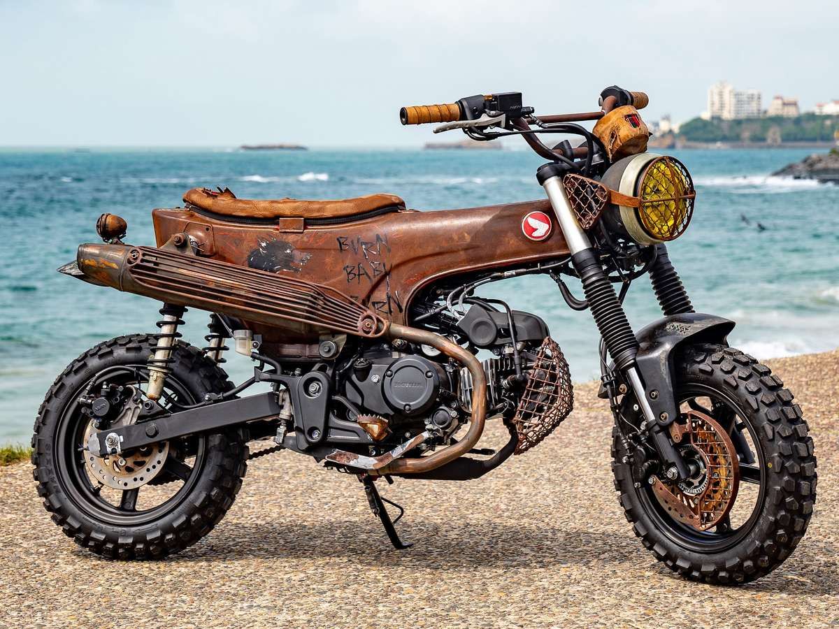 將《Mad Max》與《Tank Girl》元素融合的罕見Ratbike改裝車–「Furiosa」