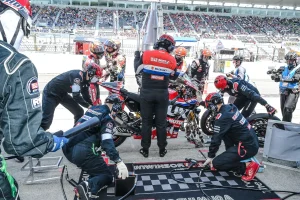 Yoshimura SERT Motul挫折與戰鬥精神，追求鈴鹿耐力賽的成功