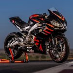 争夺入门级仿赛市场,轻量级狮子Aprilia RS457正式登场