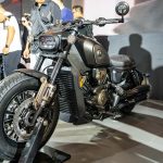 【重庆车展】中量级V4引擎巡航车款复活?!QJMOTO—闪600正式登场