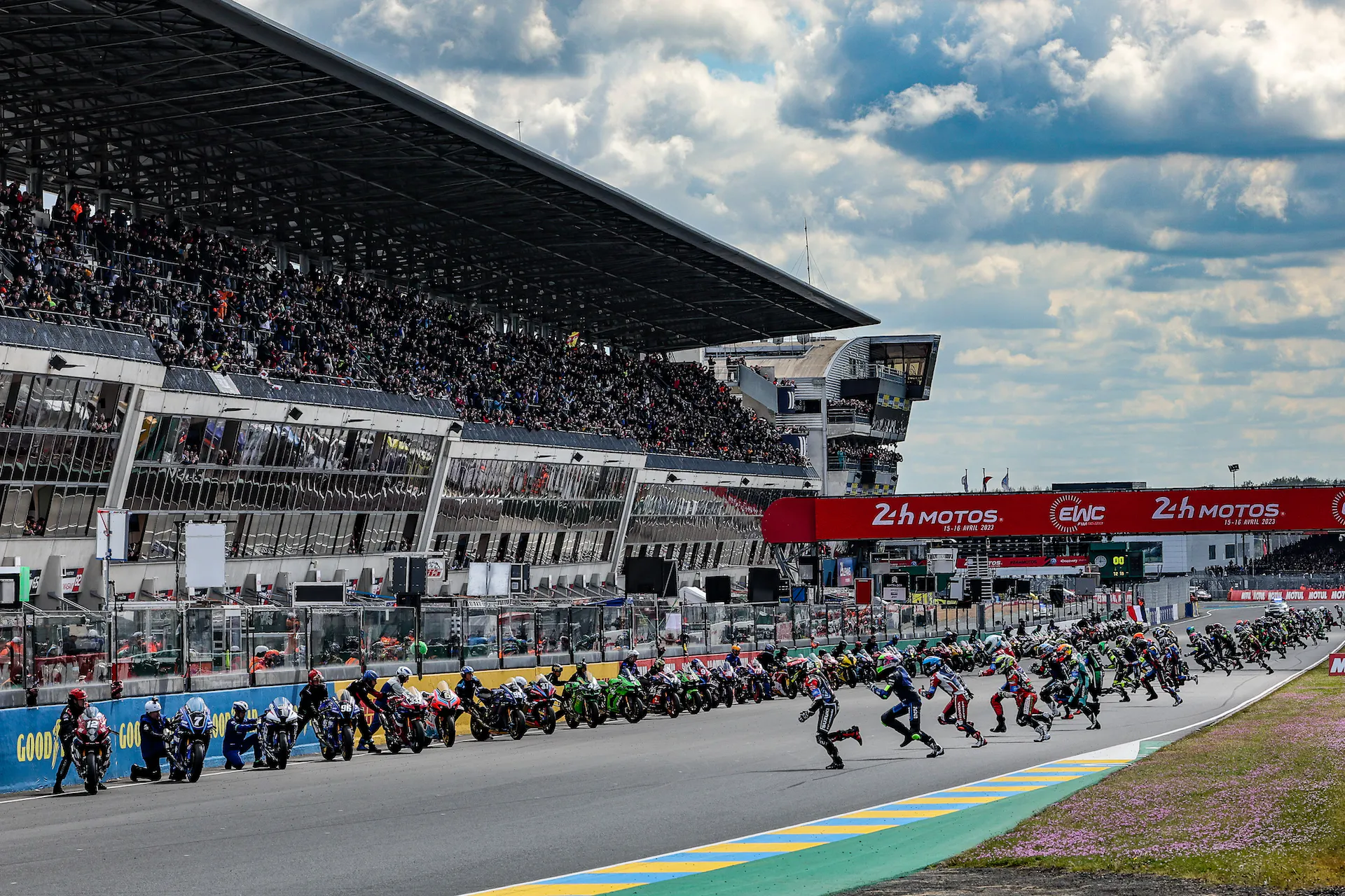 利曼再度掀起高潮！2024年FIM世界耐力锦标赛将以24小时摩托赛拉开序幕 