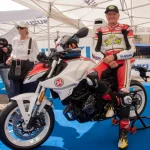 SUZUKI將展示Kevin Schwantz版本GSX-8S,慶祝WGP500冠軍30周年