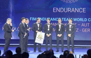 FIM EWC颁奖典礼，Yamalube YART Yamaha EWC官方车队获EWC冠军