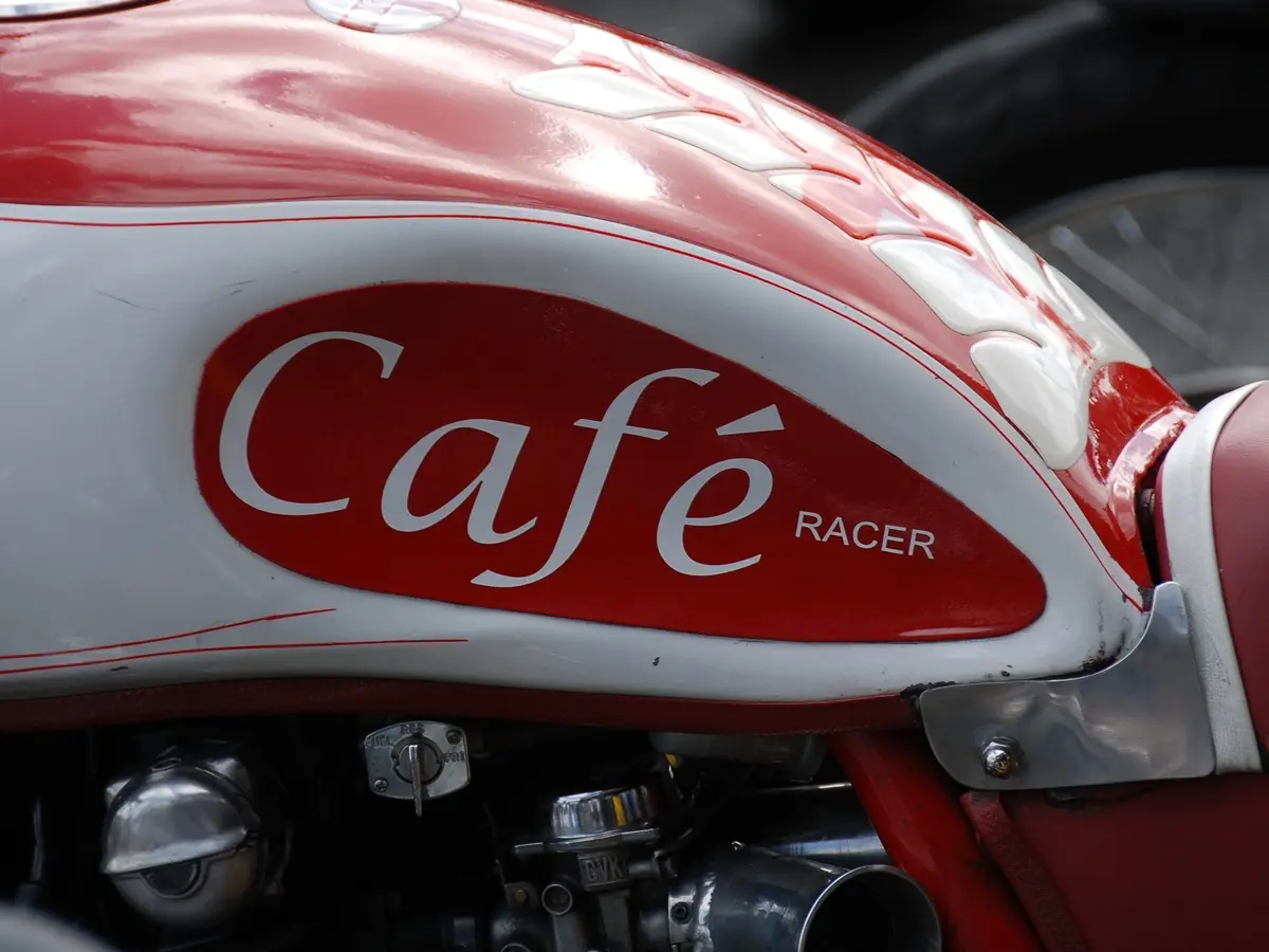 融合古典與現代，探索五款原廠Cafe Racer車型盡顯魅力