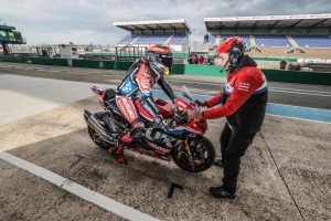备战24 Heures Motos,世界耐力锦标赛和耐力世界杯车手和团队展开赛前测试