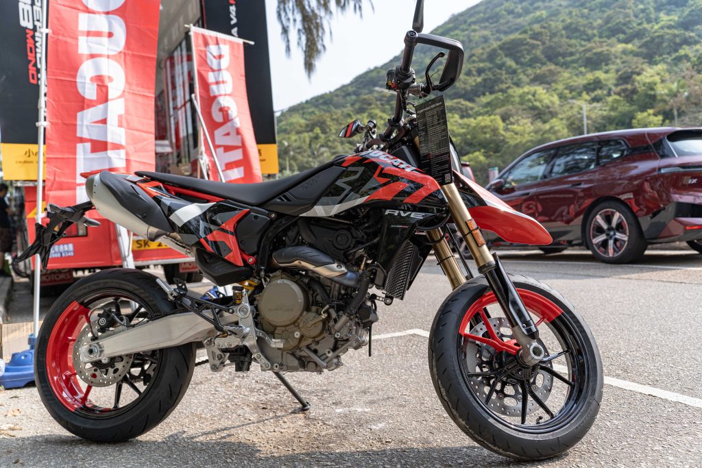 超過80匹馬力！史上最大馬力單缸滑胎車 DUCATI Hypermotard 698 Mono 登陸香港