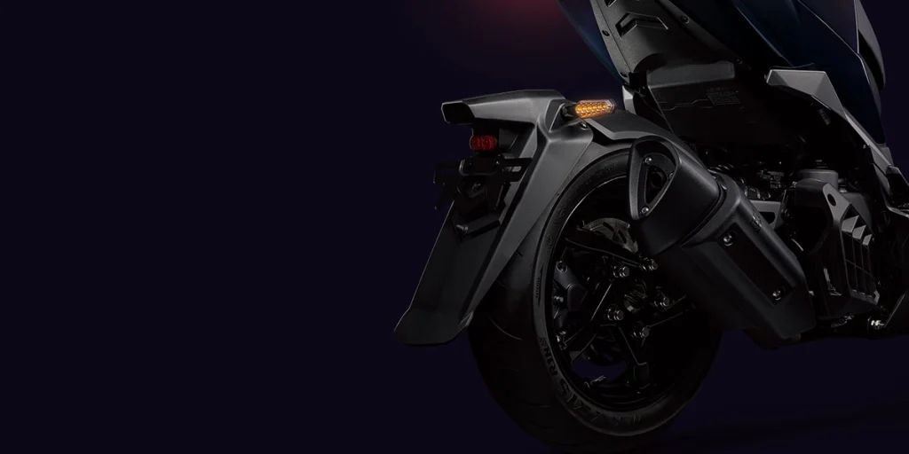 加入BOSCH 10 ABS 防锁死煞车系统、TCS 循迹防滑系统