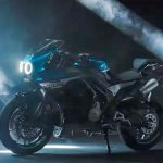 雙圓燈、雙出排氣4缸跑車!CFMOTO 500SR VOOM復古跑車造型重燃80年代風格