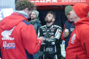 Michael Dunlop 追平曼島 TT 勝利紀錄,EWC 車隊 TRT27 致敬!