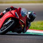 搭载 MotoGP 最新科技,速度传奇新篇章!全新Ducati 2025  Panigale V4 / V4S 问世