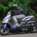 [分享] 厂队 冠军蓝 涂装！Yamaha Cygnus Gryphus 六代战新色实拍