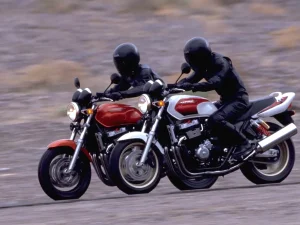 搭載4缸引擎的街車常青樹,二十年的熱銷傳奇HONDA CB1300SF