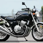 以Dream CB750FOUR為靈感,搭載四齣排氣管的Honda CB400FOUR