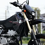 日系Supermoto滑胎車的巔峰之作,融合速度與操控魅力的Suzuki DR-Z400SM