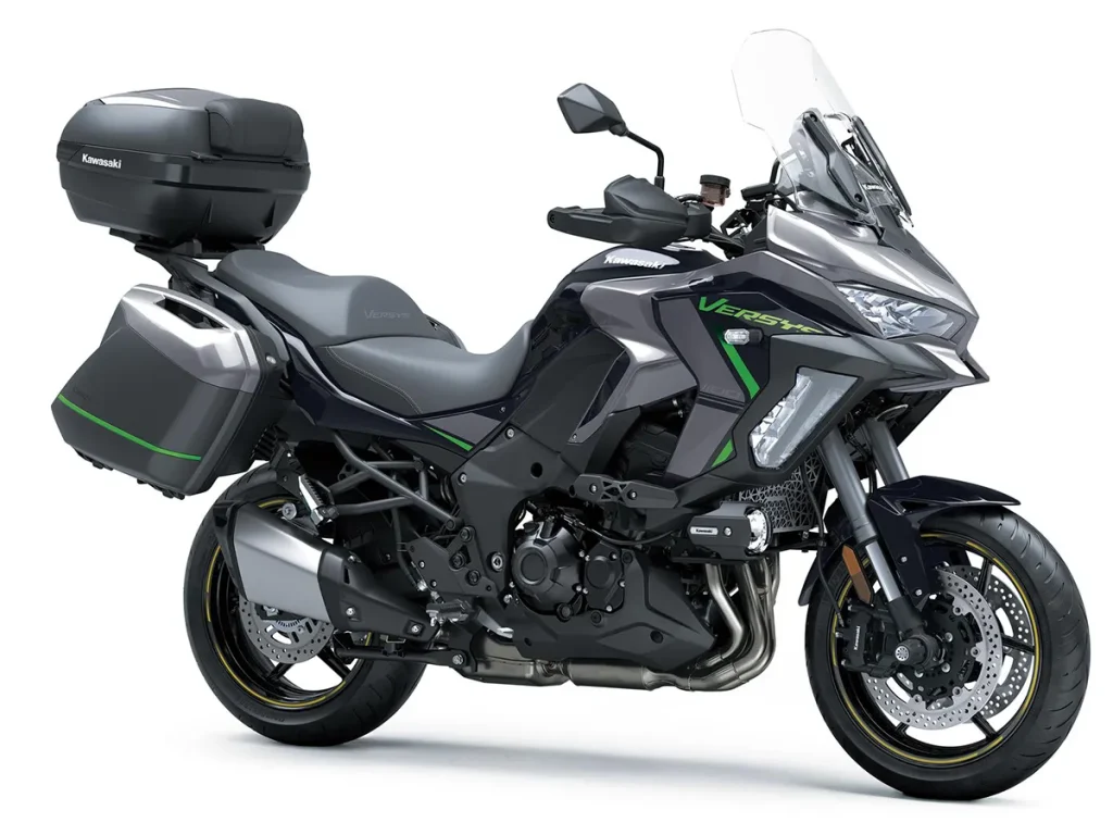 Versys 1100SE 安裝了正品頂箱和包包。無需添加任何支架等即可安裝