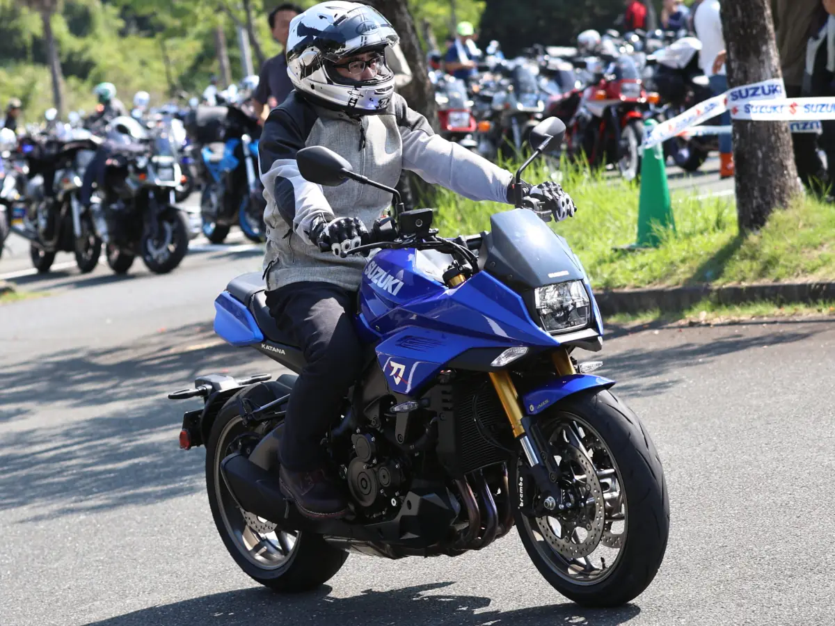 SUZUKI社长亲自驾驶2025年新款KATANA，于“2024KATANA聚会”首次亮相！