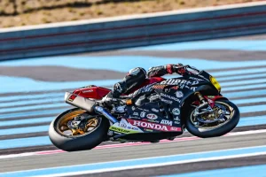 Chris Leesch讚賞他的團隊和隊友,期待2025 EWC復仇戰