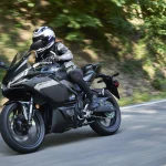 換上全新世代「R」系列外觀,Yamaha 2025 YZF-R3配備升級改款登場