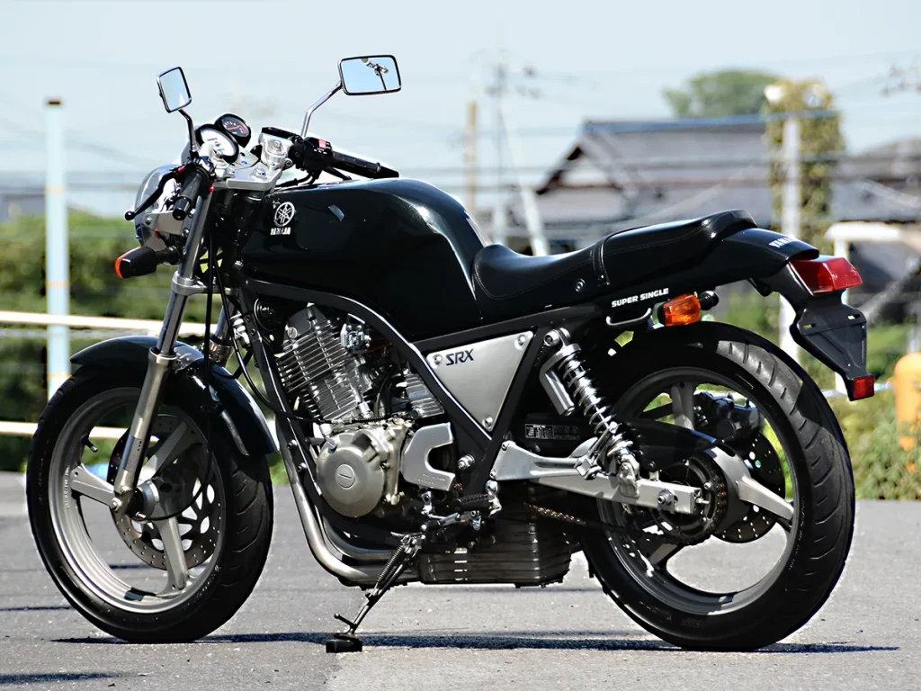 融入了1980年代Yamaha精髓的設計，在保有基本摩托車款風格的同時，也散發出一股新潮感。